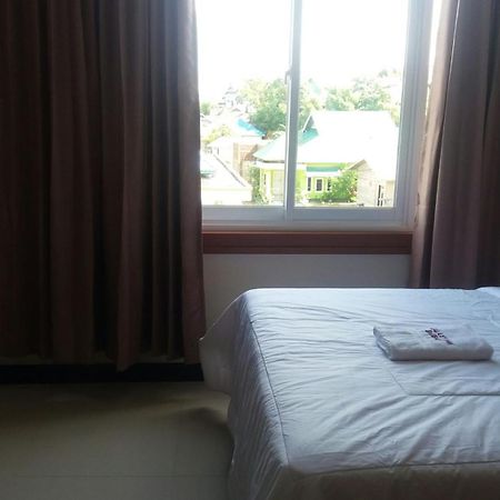Galaxy Inn Baubau ภายนอก รูปภาพ