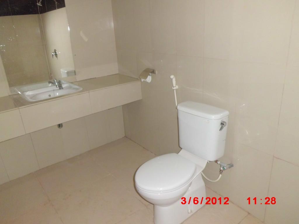 Galaxy Inn Baubau ห้อง รูปภาพ