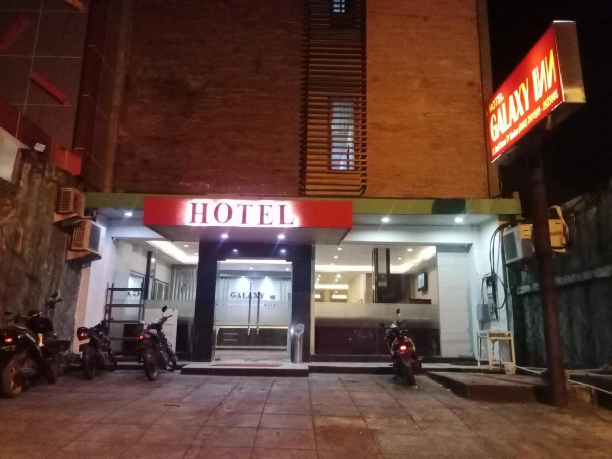 Galaxy Inn Baubau ภายนอก รูปภาพ