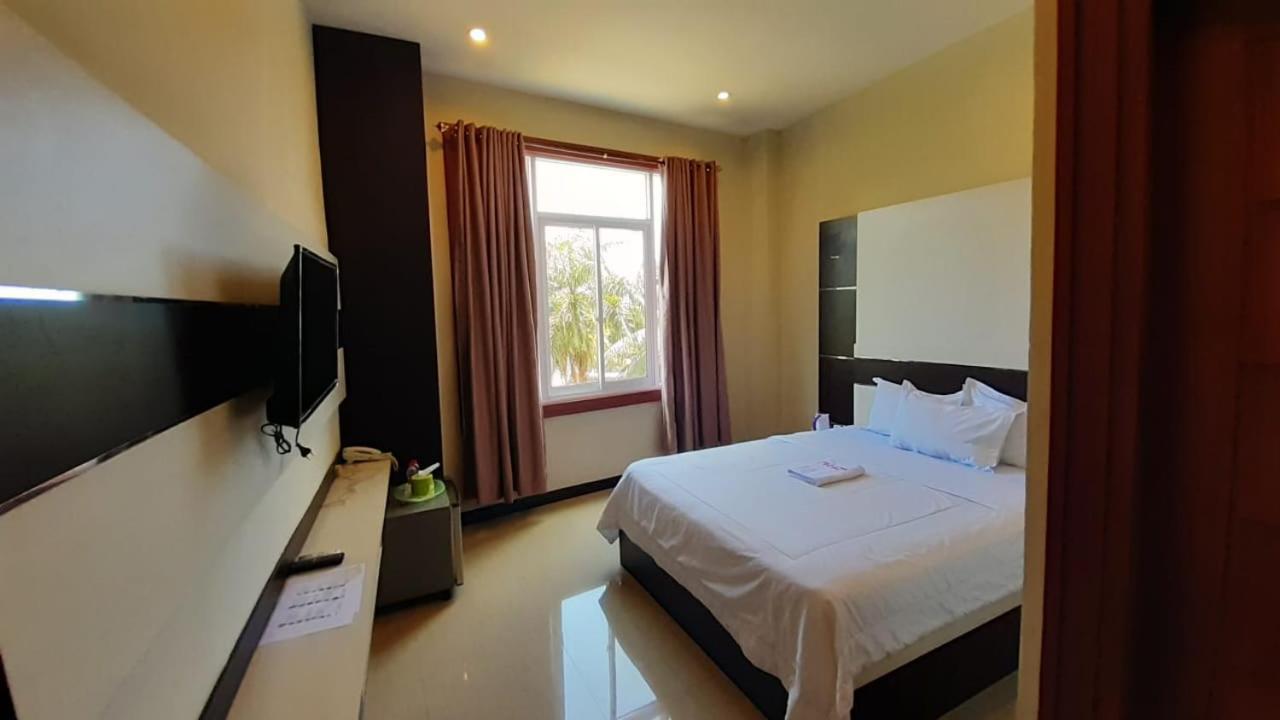 Galaxy Inn Baubau ภายนอก รูปภาพ