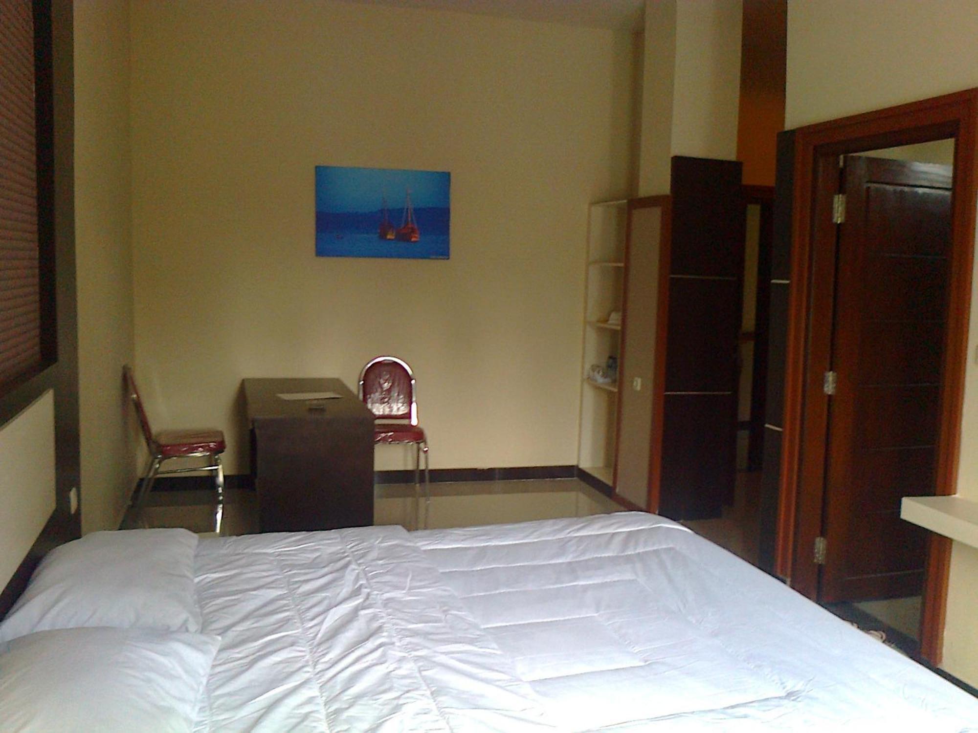Galaxy Inn Baubau ภายนอก รูปภาพ