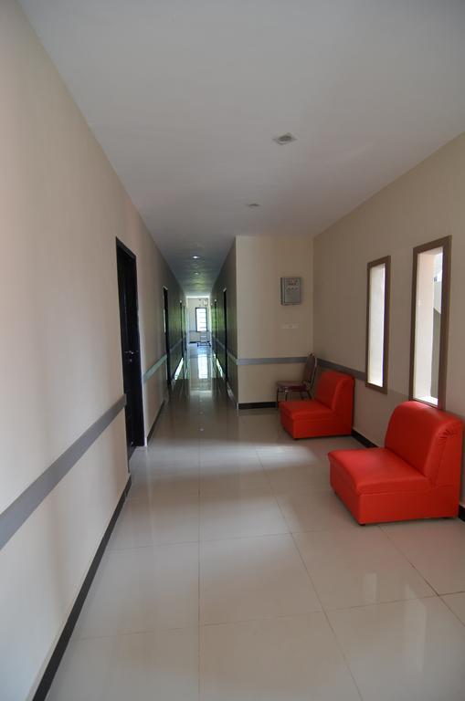 Galaxy Inn Baubau ภายนอก รูปภาพ